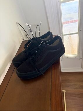 Vans Women's Black Low-Top Sneakers